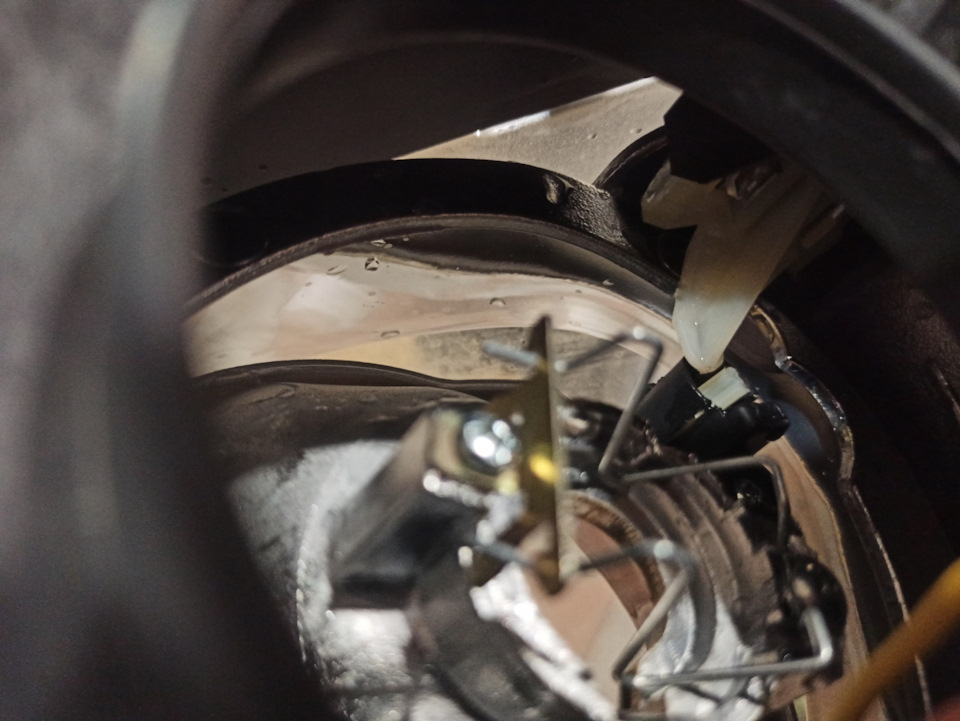 Болтается отражатель фары, не работает корректор — Lada Калина хэтчбек ...