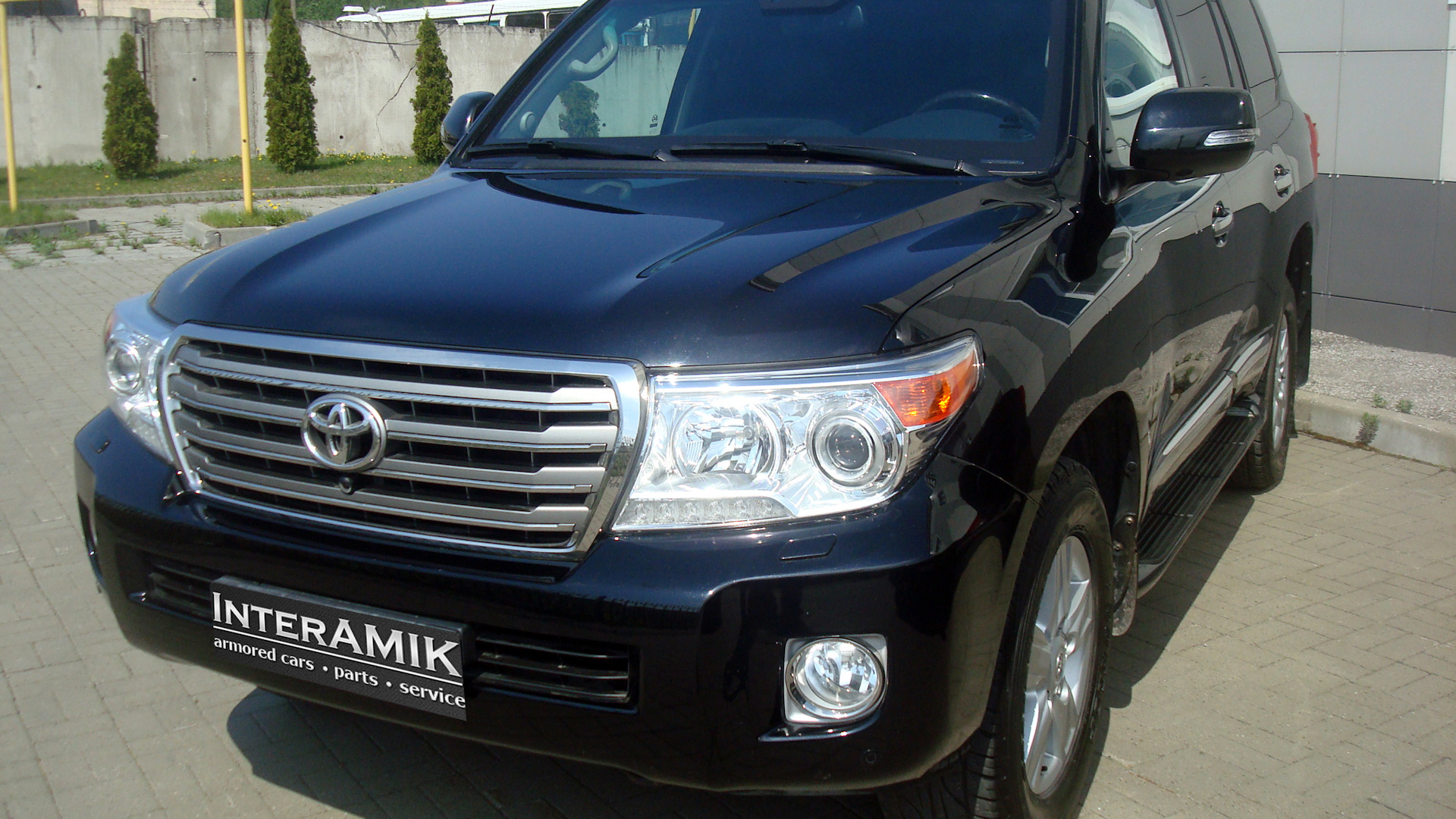 Toyota Land Cruiser 200 4.6 бензиновый 2014 | Бронированный на DRIVE2