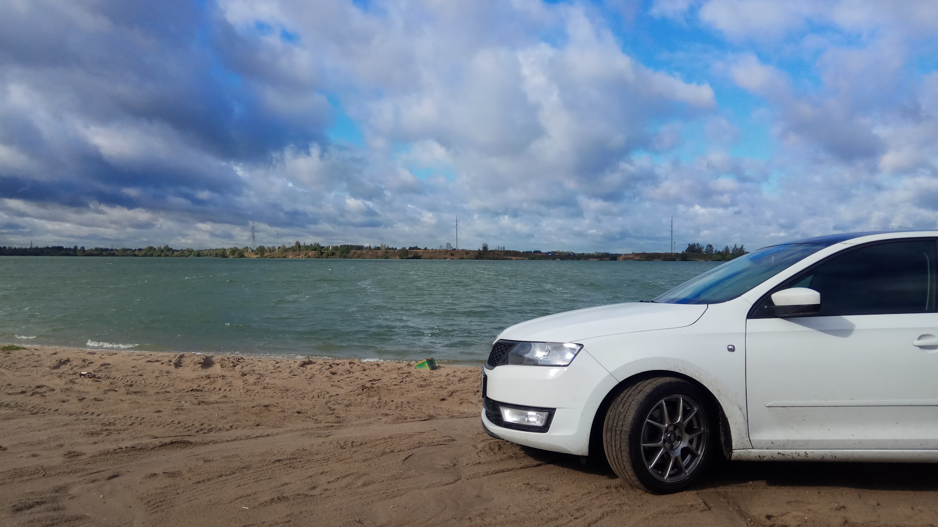 Rapid driver. Шкода Рапид белый море. Черный Шкода Рапид драйв 2. Шкода Рапид 2 бункер. Skoda Rapid Лена drive2.