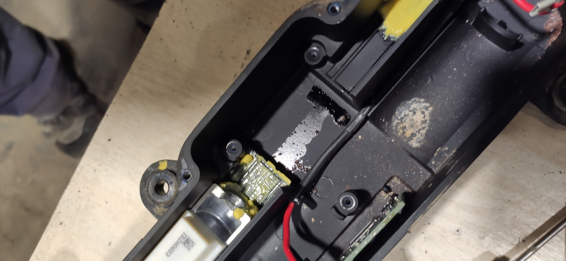 Ошибка EPB /Auto Hold — KIA Quoris, 3,8 л, 2014 года своими руками