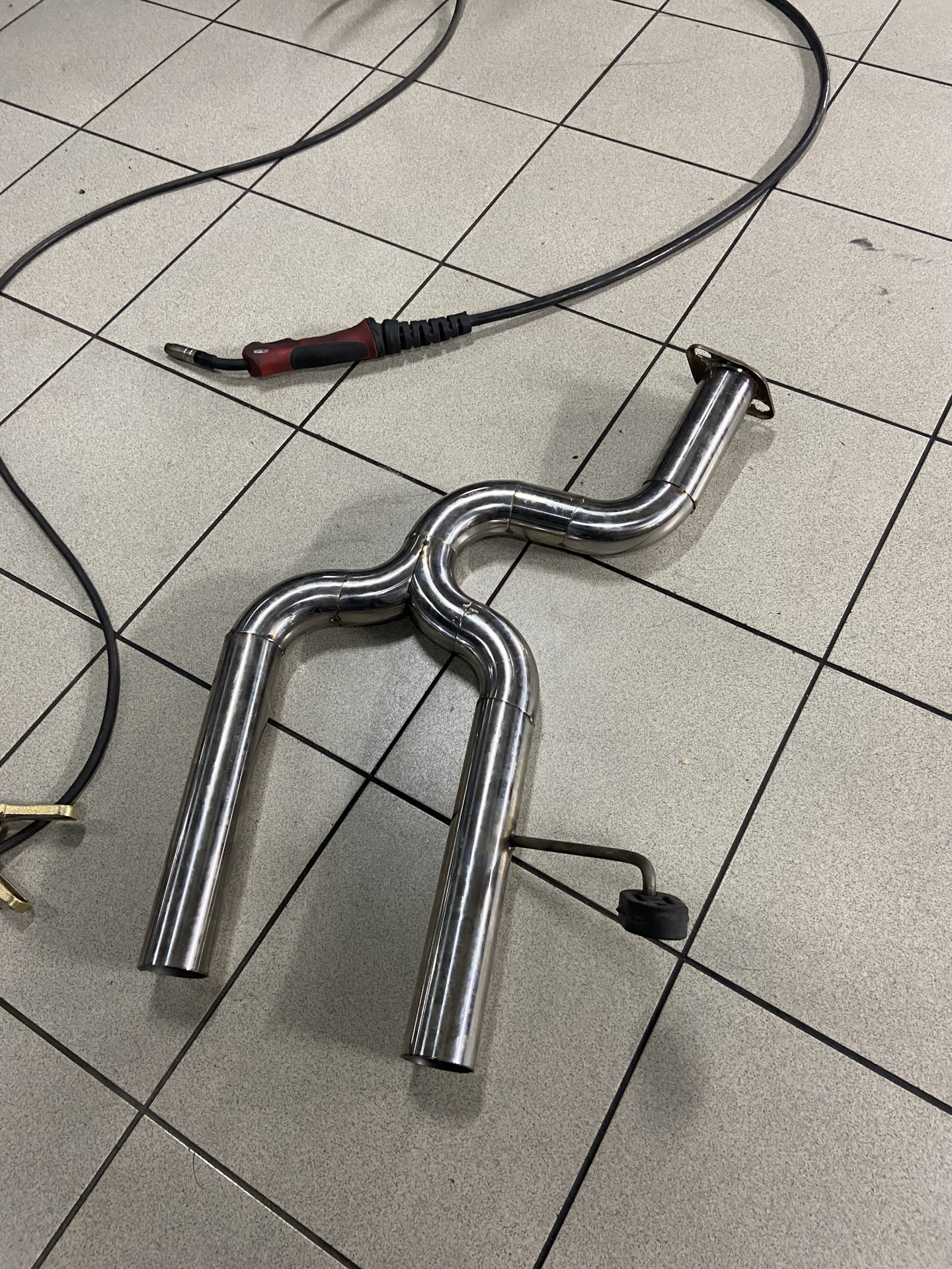 Новый бампер и самодельный выхлоп — Honda Fit (1G), 1,5 л, 2002 года ...