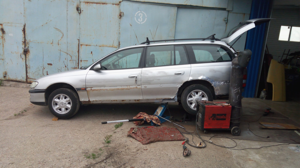 Латка на левый порог. — Opel Omega B, 2 л, 1996 года | кузовной ремонт ...