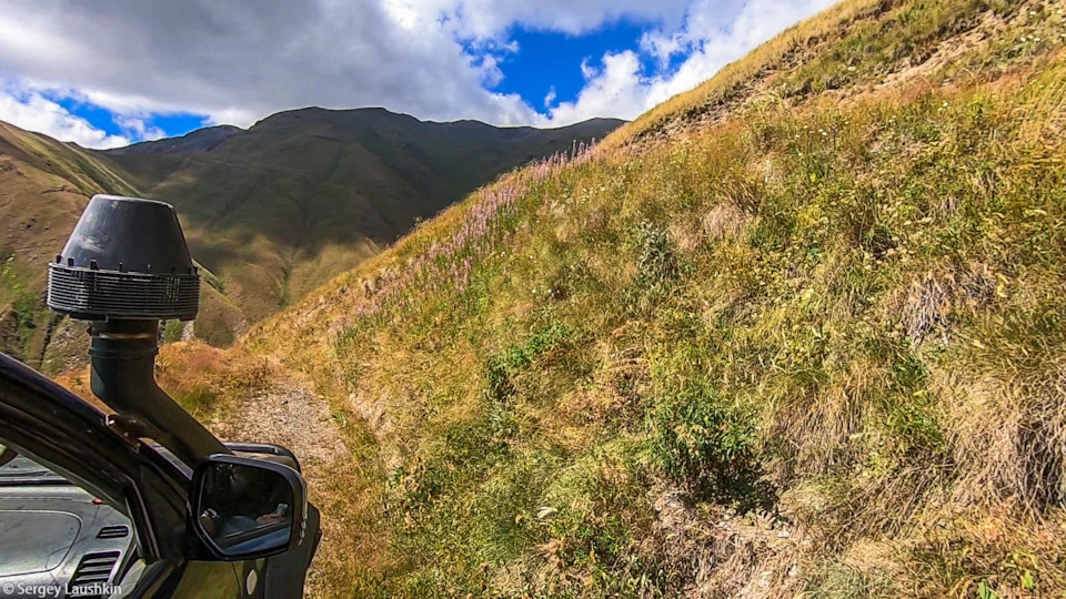 Полка за полкой, поворот за поворотом продолжаем подъем. — Mitsubishi Pajero Sport (2G)