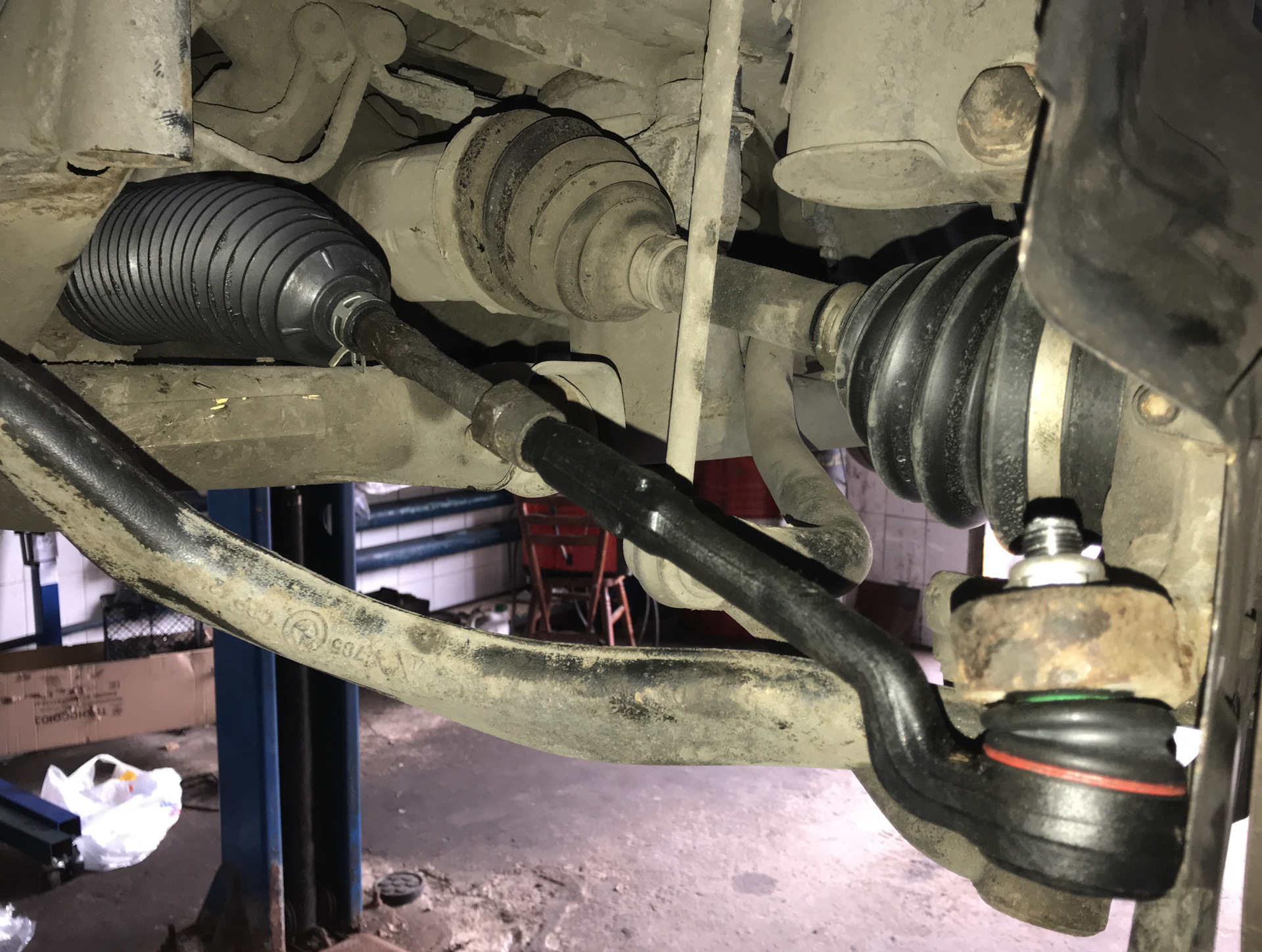 #34 Замена рулевых наконечников, пыльников рулевой рейки, сальника ...