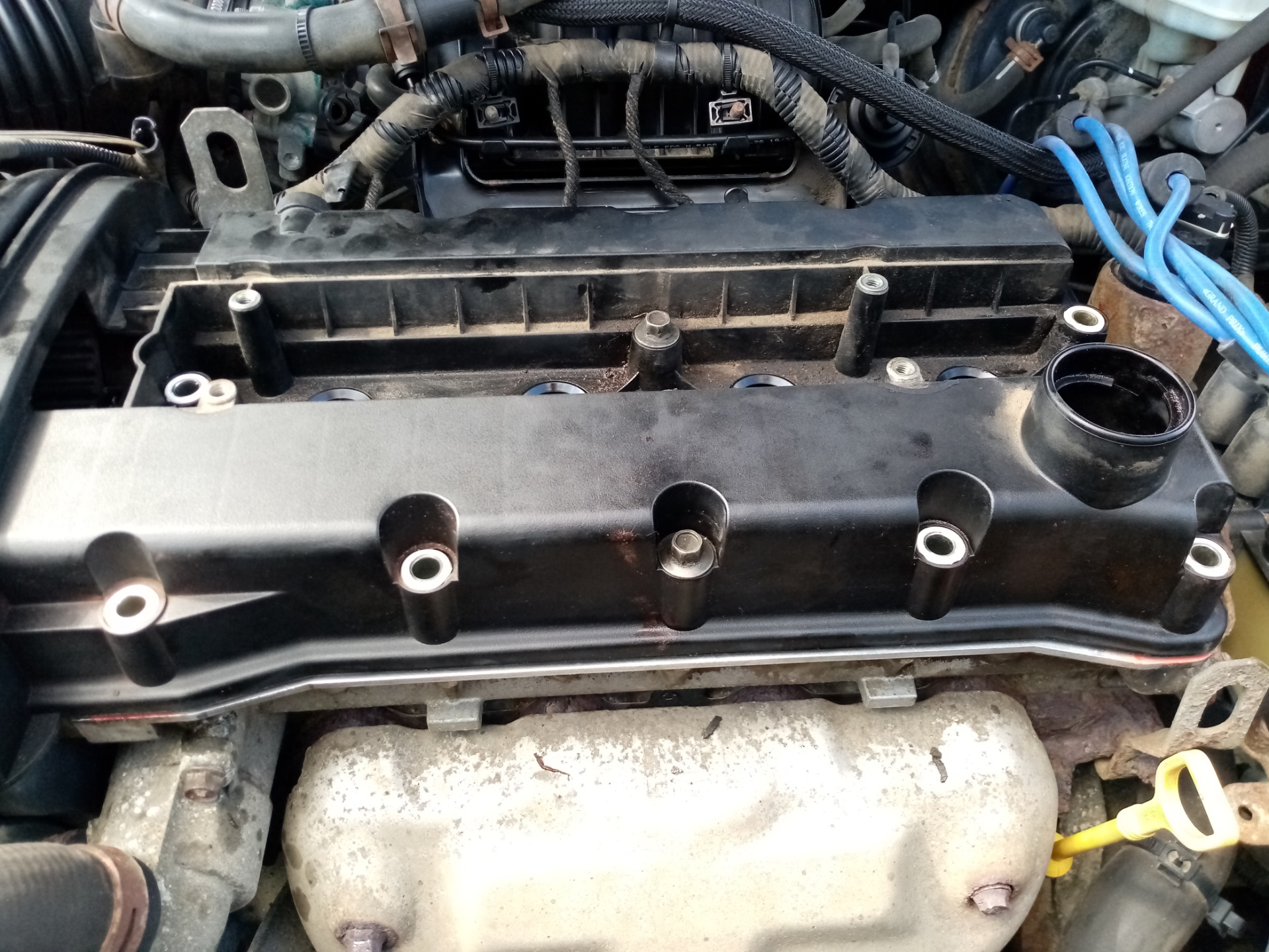 Замена прокладки клапанной крышки — Chevrolet Cruze (1G), 1,6 л, 2011 ...