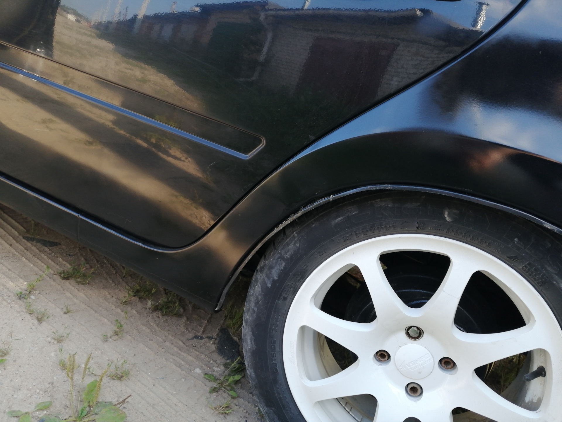 213) Первая сквозная коррозия — Lada Гранта, 1,6 л, 2012 года ...