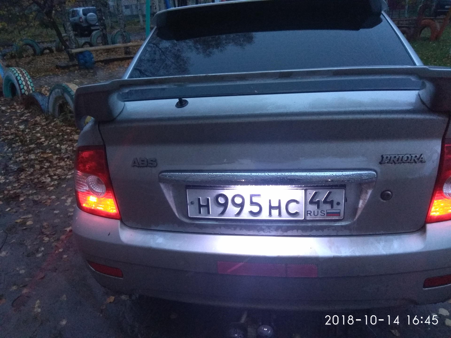 Подсветка номера — Lada Приора хэтчбек, 1,6 л, 2010 года | электроника ...