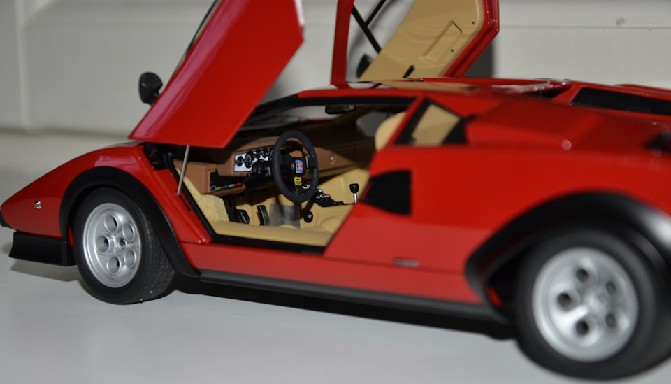 Lamborghini Countach LP500S 1975 Walter Wolf Edition 1/18 by
