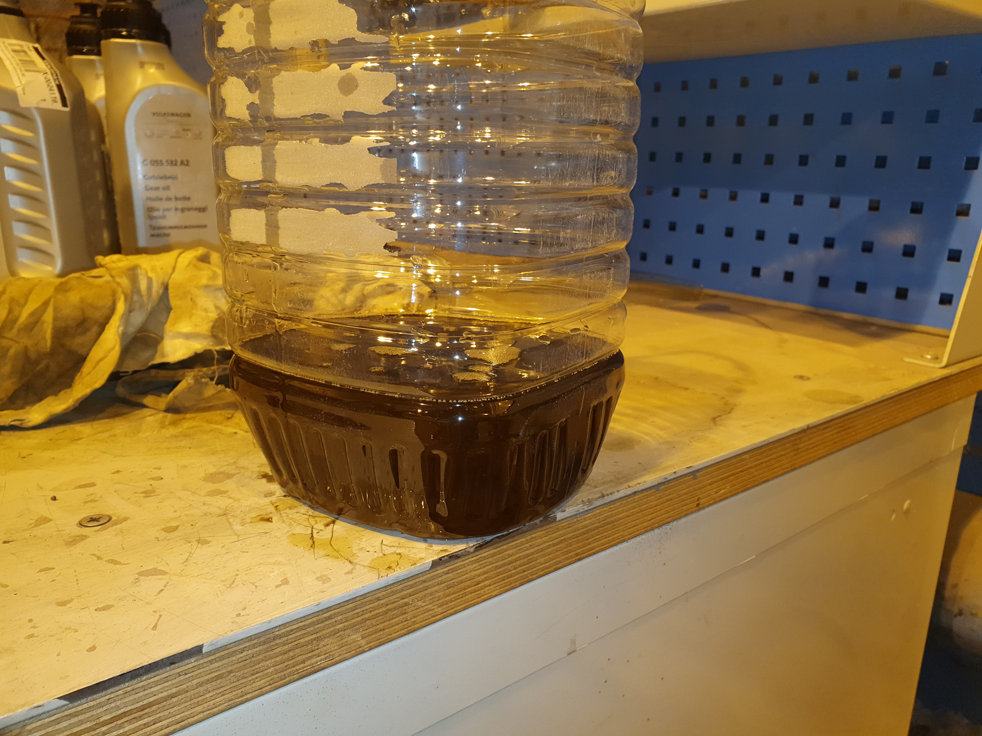 Поменял масло в механической части коробки и заднем редукторе — Audi A4 ...