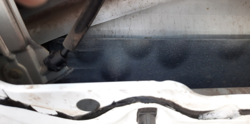 Что то стучит в водительской двери при закрытии — Ford Kuga (2G), 2,5 л ...