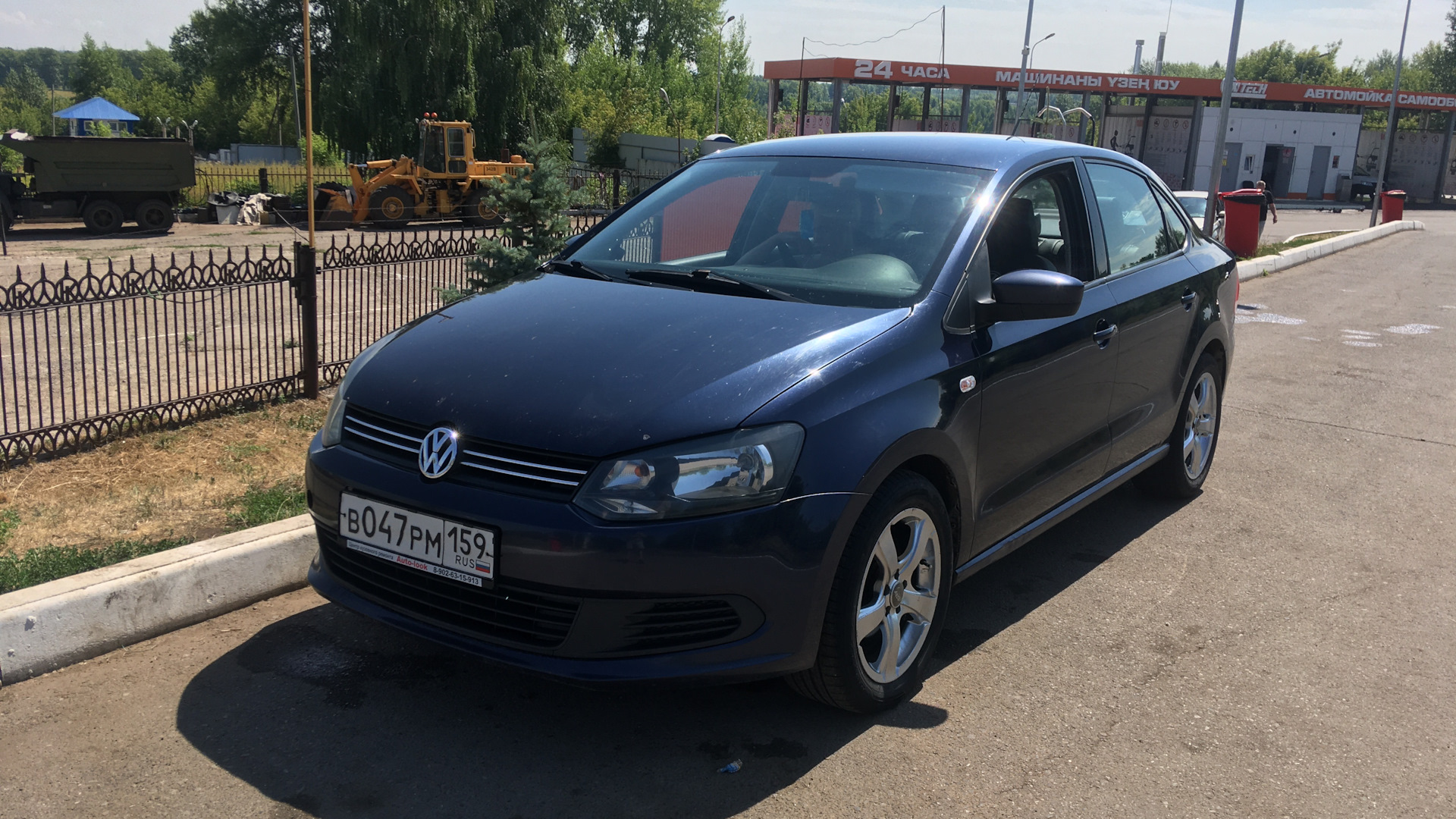 Volkswagen Polo Sedan 1.6 бензиновый 2012 | Половик на DRIVE2