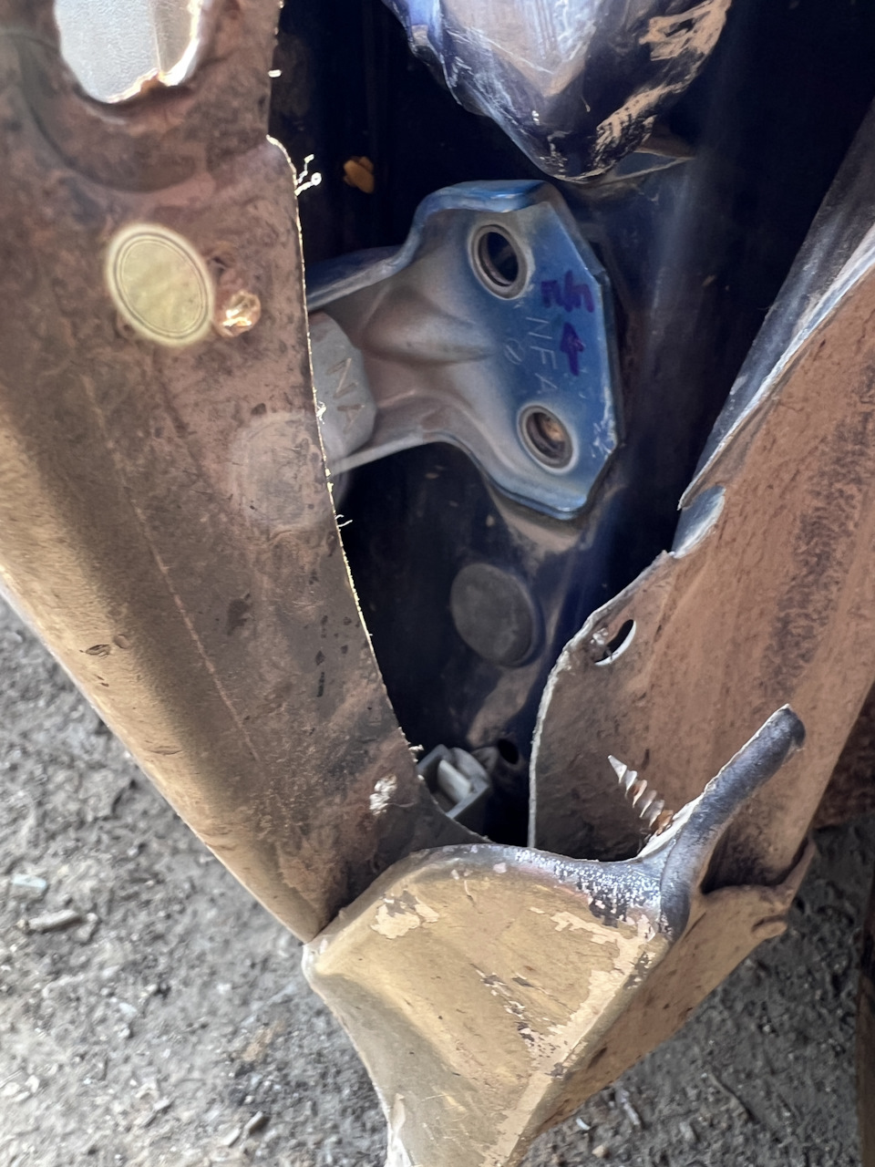 Замена петлей водительской двери Субару Форестер сф5 — Subaru Forester ...