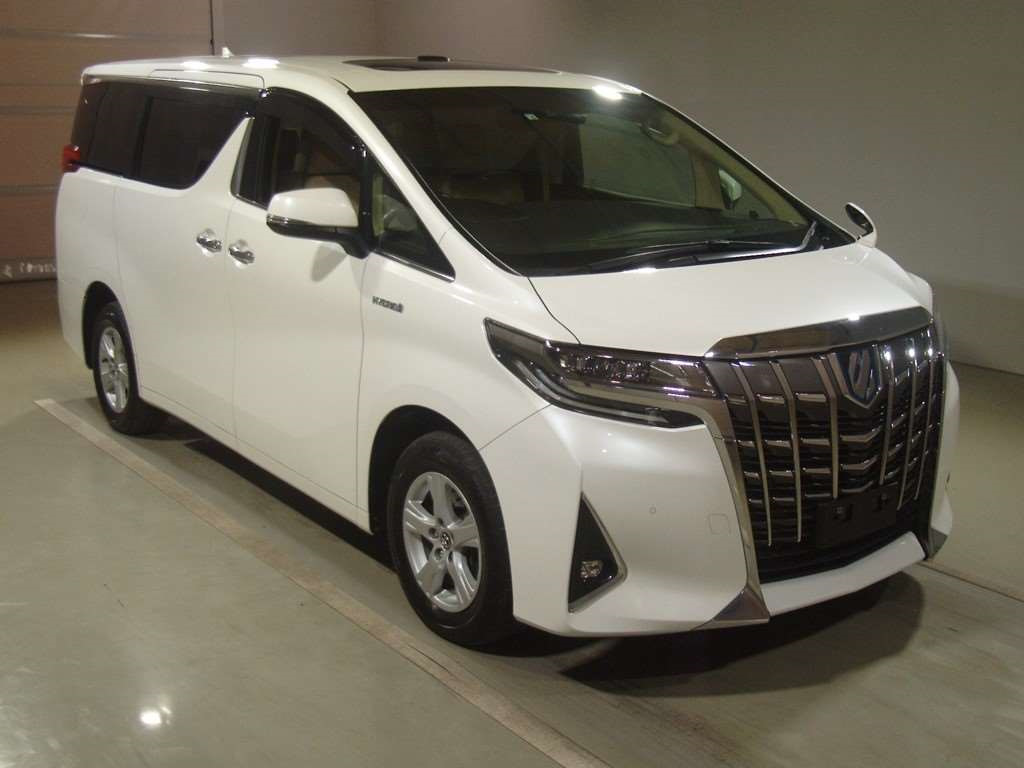 Тойота под заказ из японии. Toyota Alphard 2018 года. Toyota Alphard 2018 с номером. Тойота альфард 2018 года фото.