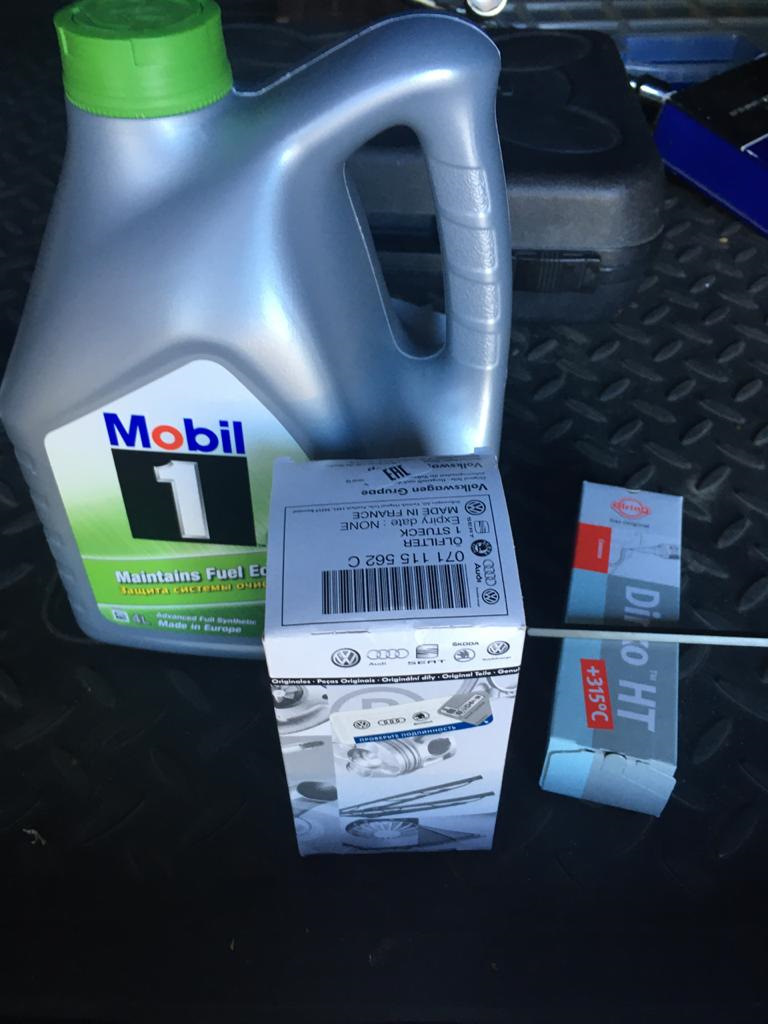 Запчасти на фото: 071115562C. Фото в бортжурнале Volkswagen Passat Variant (B6)