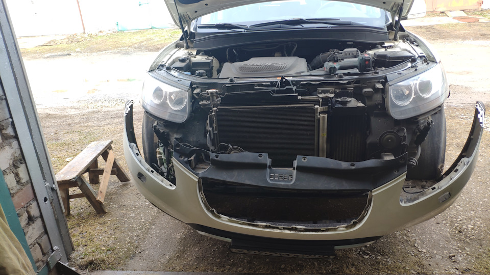 Откинул бампер и снял родную — Hyundai Santa Fe (2G)