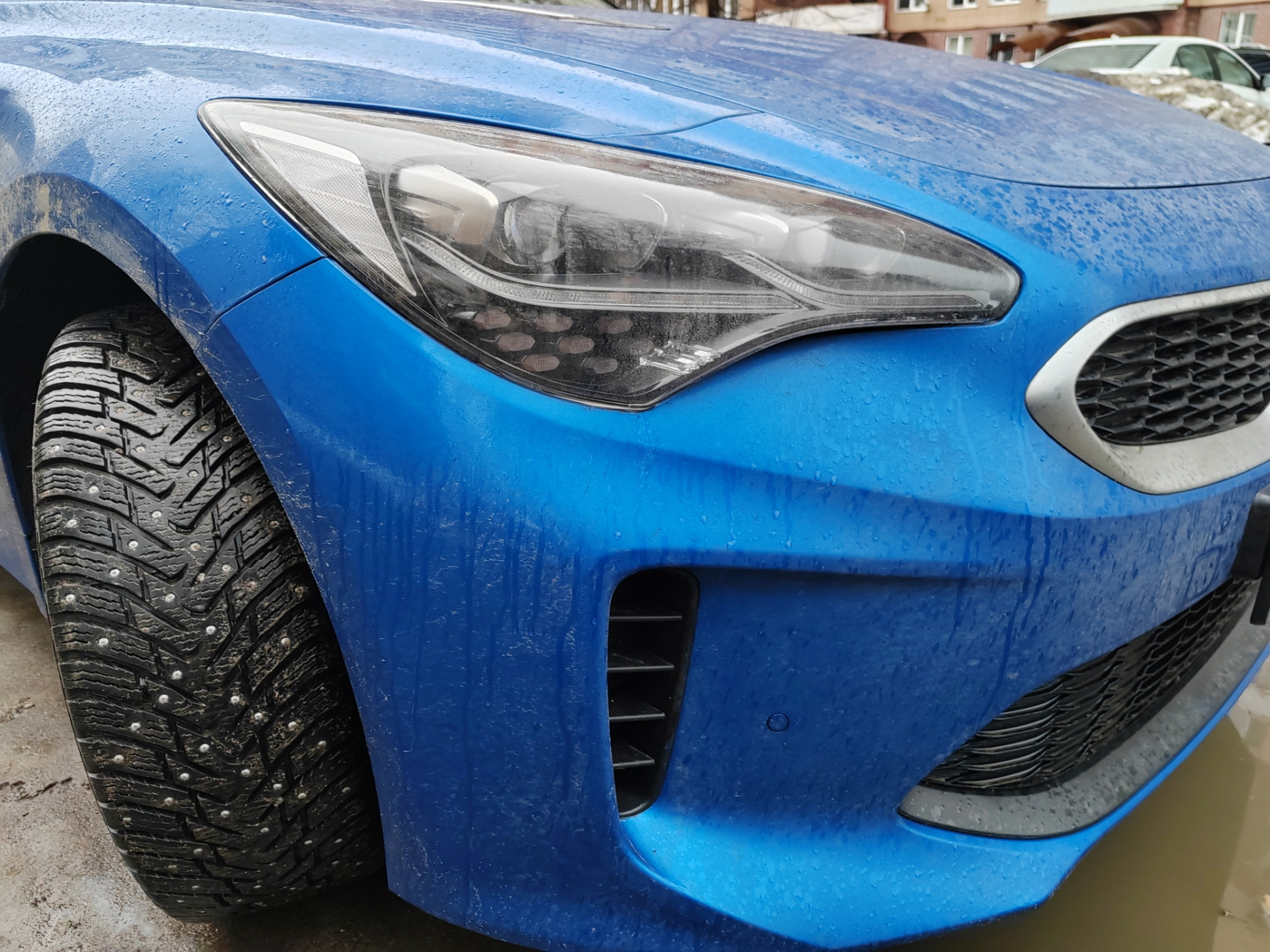 Запотевание передних фар на Kia Stinger — KIA Stinger, 2 л, 2018 года