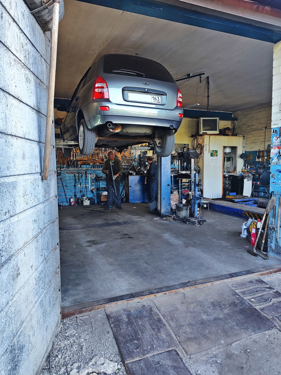 Photo from the logbook Lada Kalina wagon (1G)