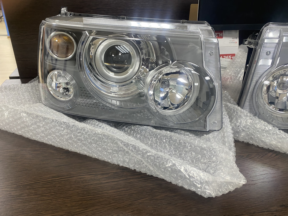 Фары. Нраица — Land Rover Range Rover Sport (1G), 4,4 л, 2008 года ...