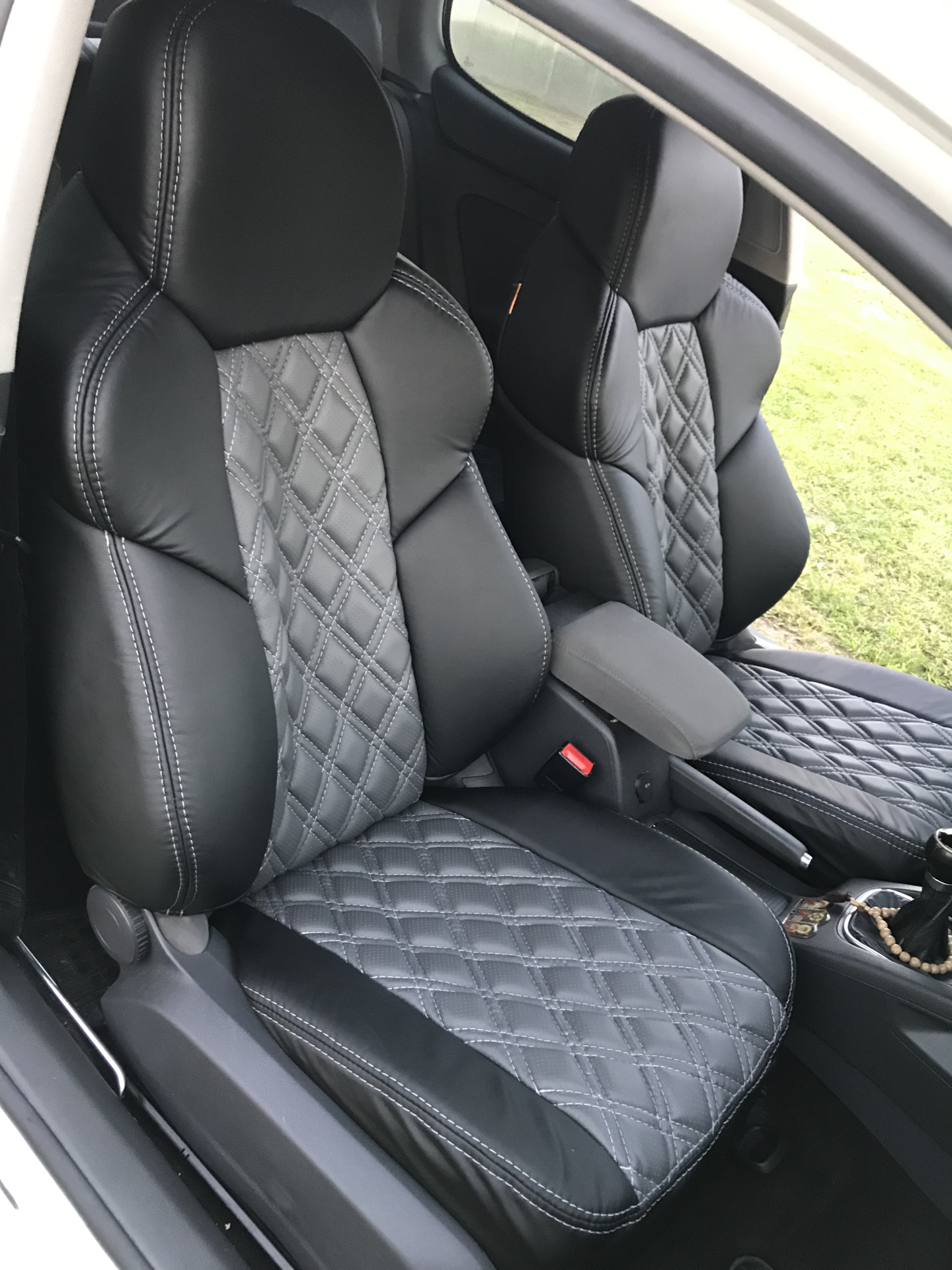 Чехлы с поддержкой Не дорого/ Богато — Volkswagen Golf Mk5, 2 л, 2006 ...