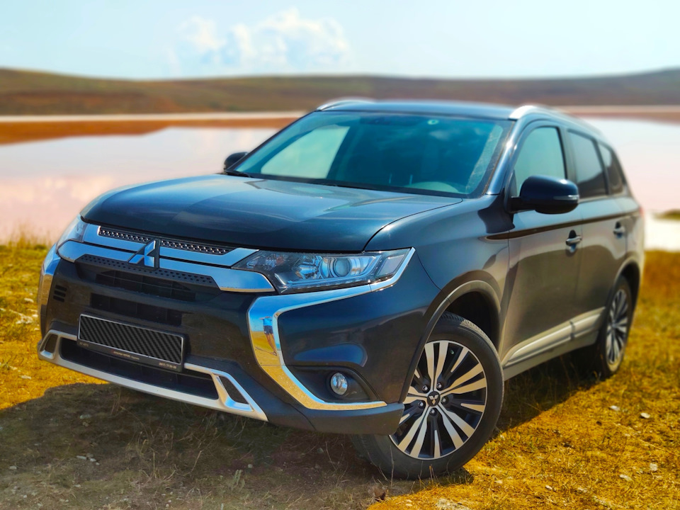 Mitsubishi outlander 2019 года фото