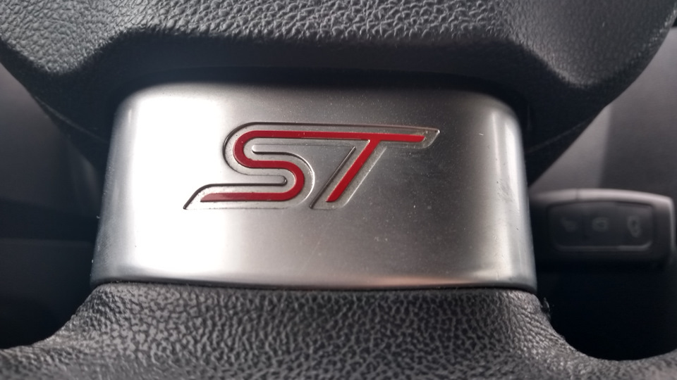 Ford Focus II ST 2.5 бензиновый 2007 на DRIVE2