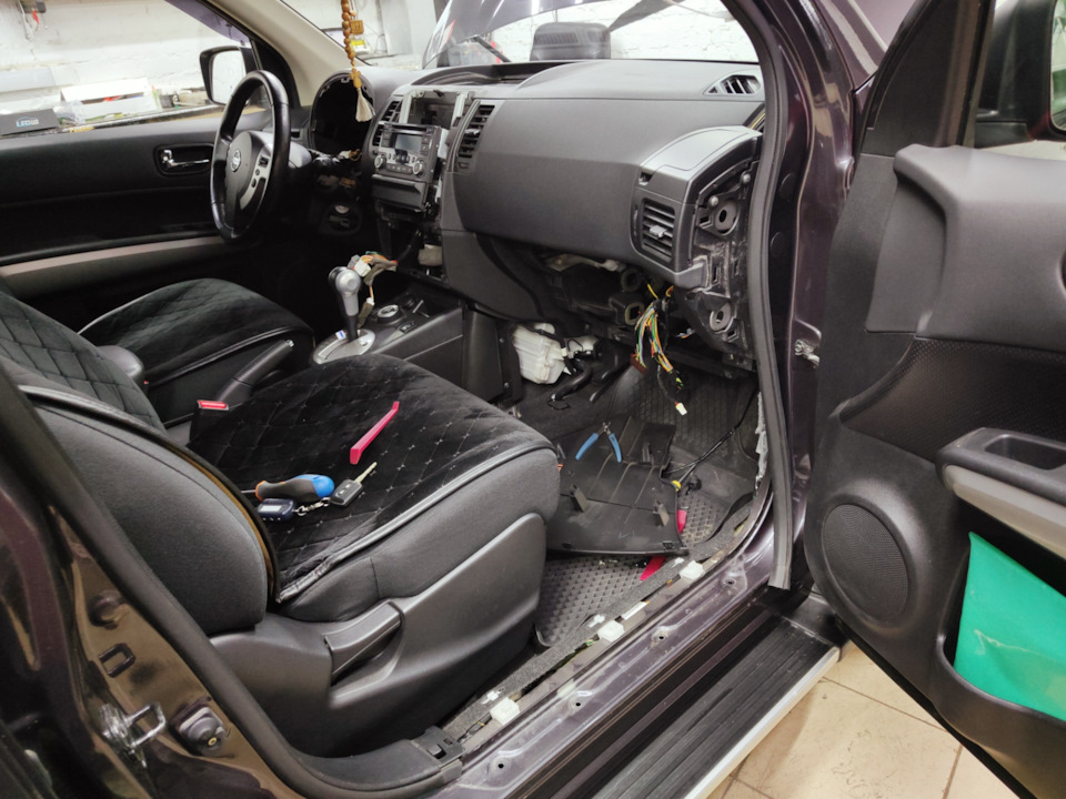 5. Творческий беспорядок — Nissan X-Trail II (t31)