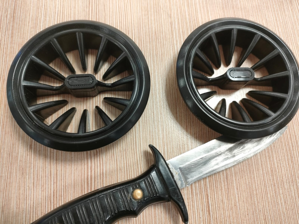 Замена дефлекторов — Lada Гранта, 1,6 л, 2017 года | аксессуары | DRIVE2