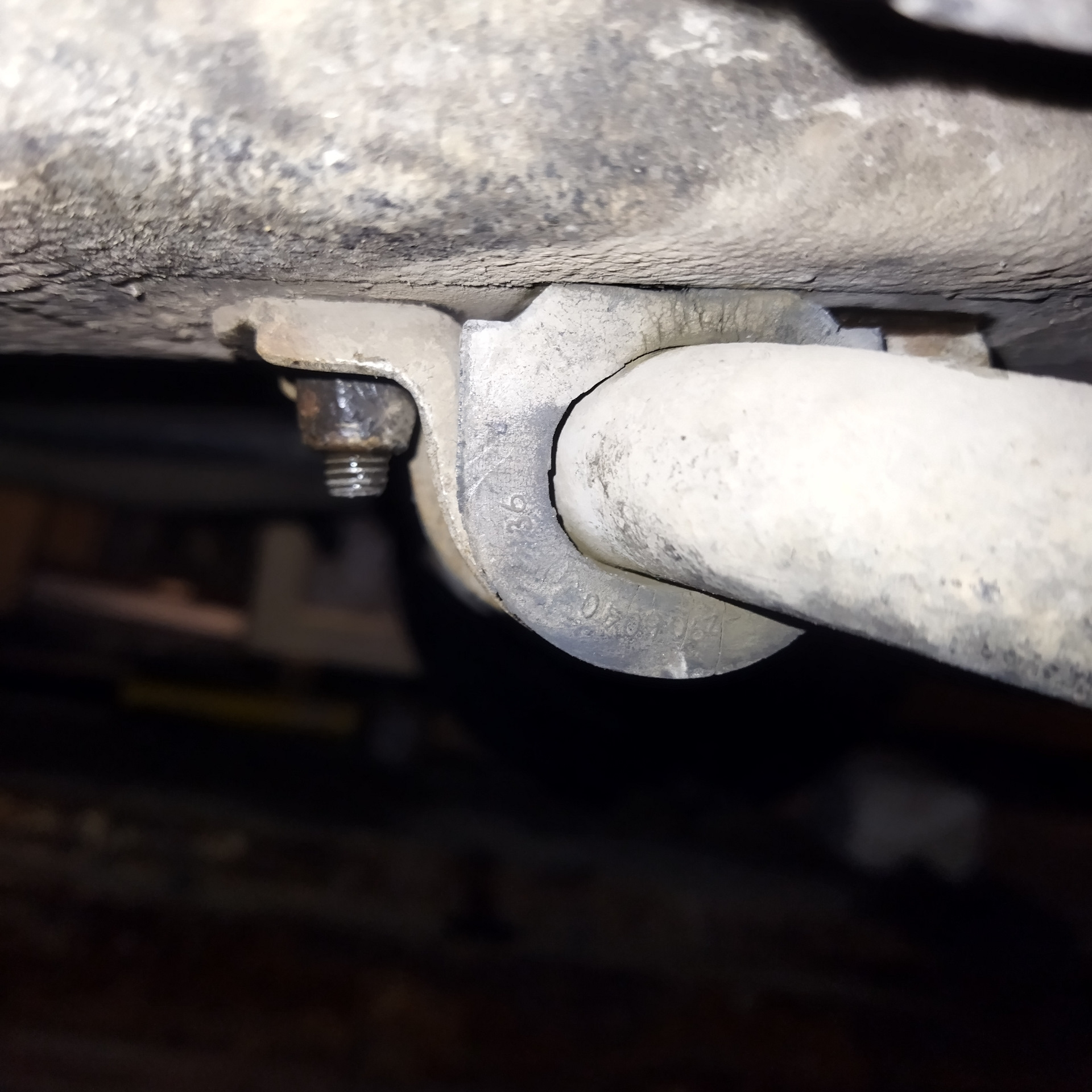 Замена стоек стаба и втулок. Смазывать или нет втулки стабилизатора ...