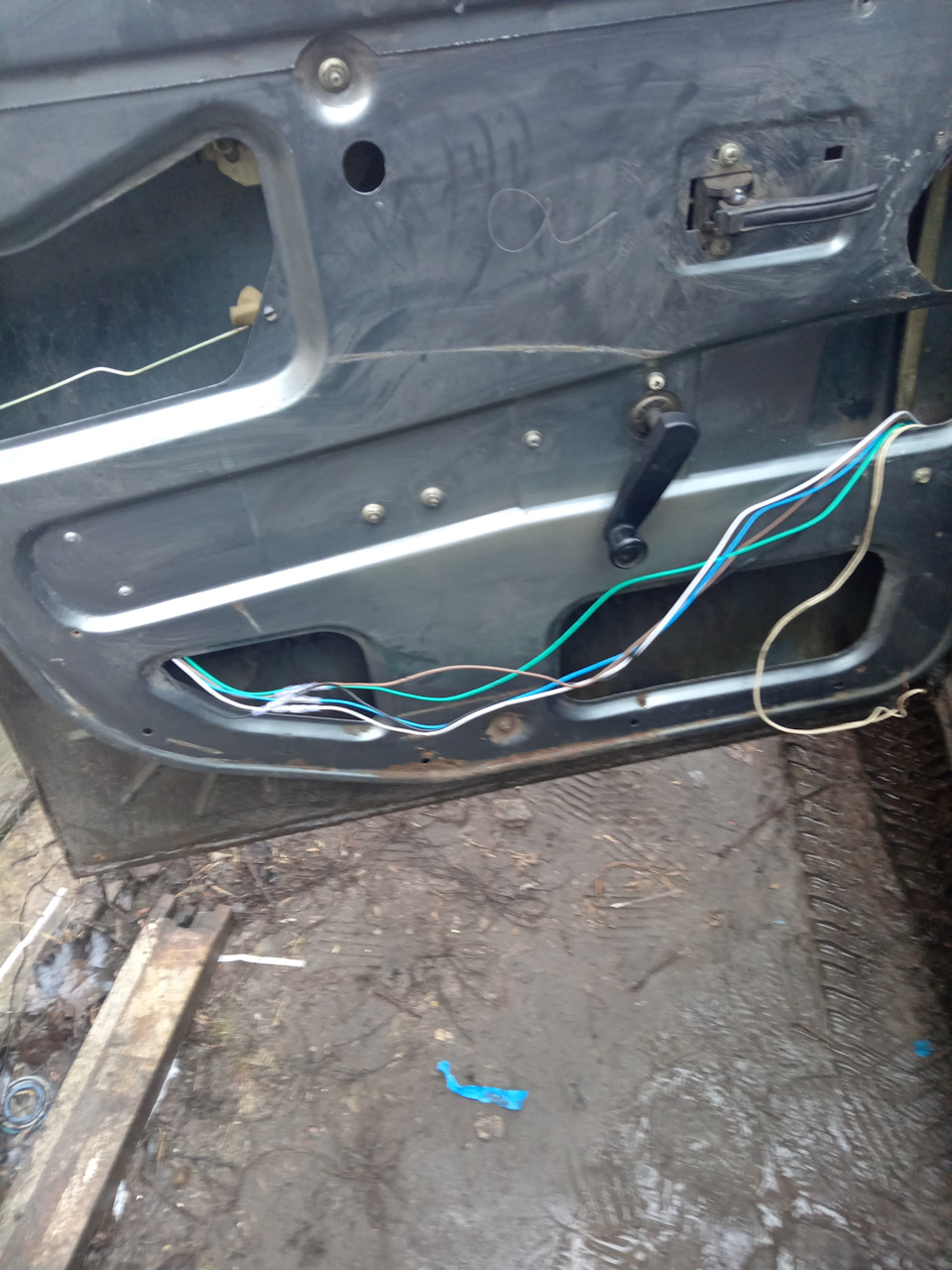 Решил выпустить провода наружу — Lada 2120 Надежда
