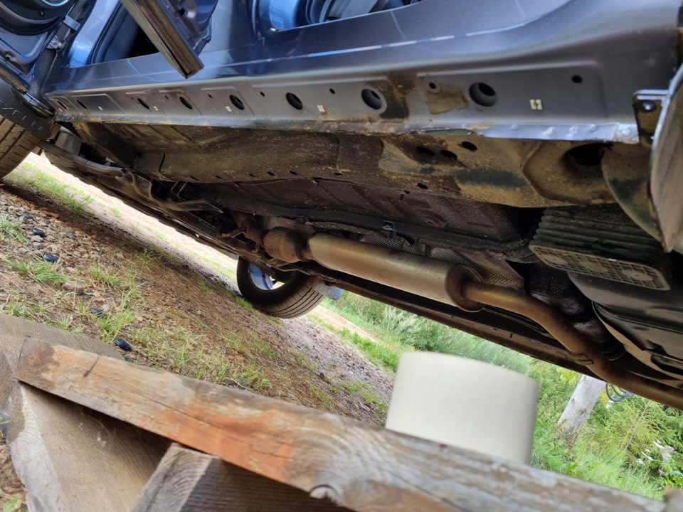 Антикор порогов и обработка мовилем скрытых полостей днища. — Exeed LX ...