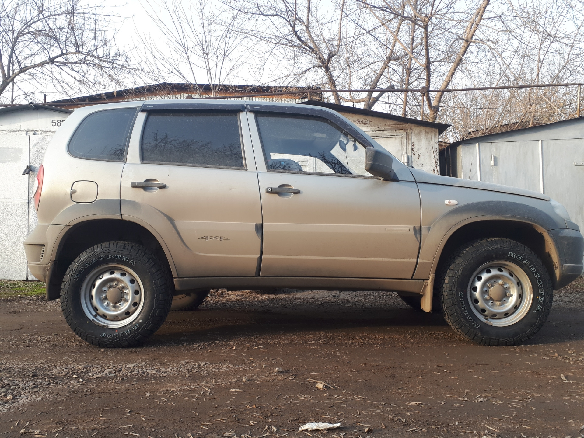 Roadcruza RA1100 215/75r15 — Chevrolet Niva GLX, 1,7 л, 2012 года ...