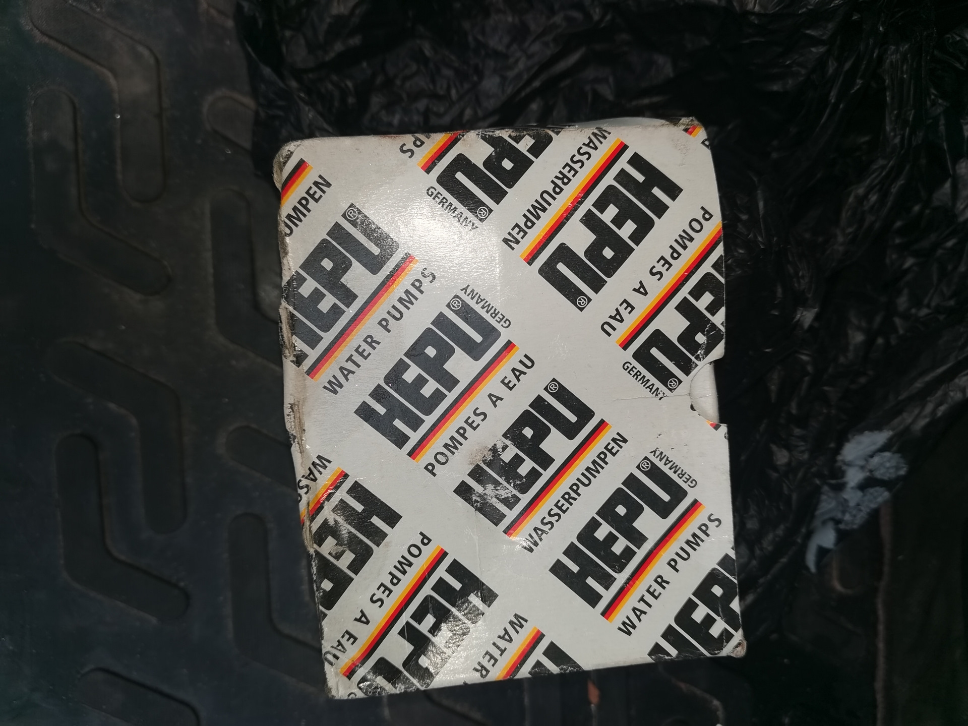 Течь антифриза. Масло в расширительном бачке. — Volkswagen Passat B6, 1 ...