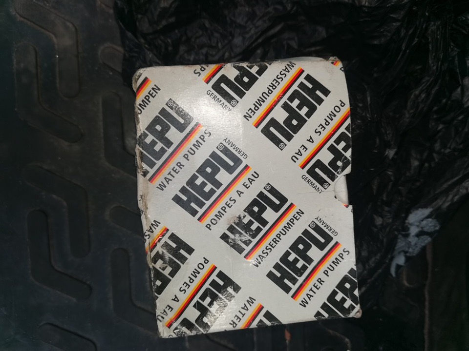 Течь антифриза. Масло в расширительном бачке. — Volkswagen Passat B6, 1 ...