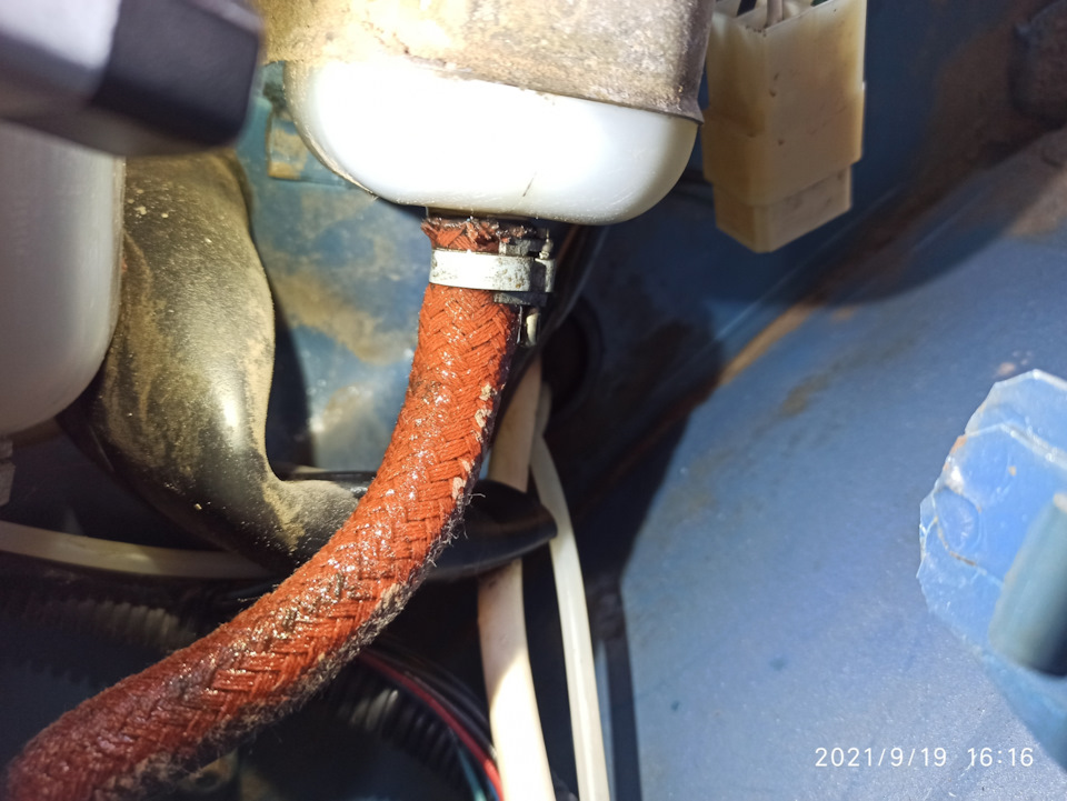 Капает тормозная жидкость — Lada 21074, 1,6 л, 2007 года | поломка | DRIVE2