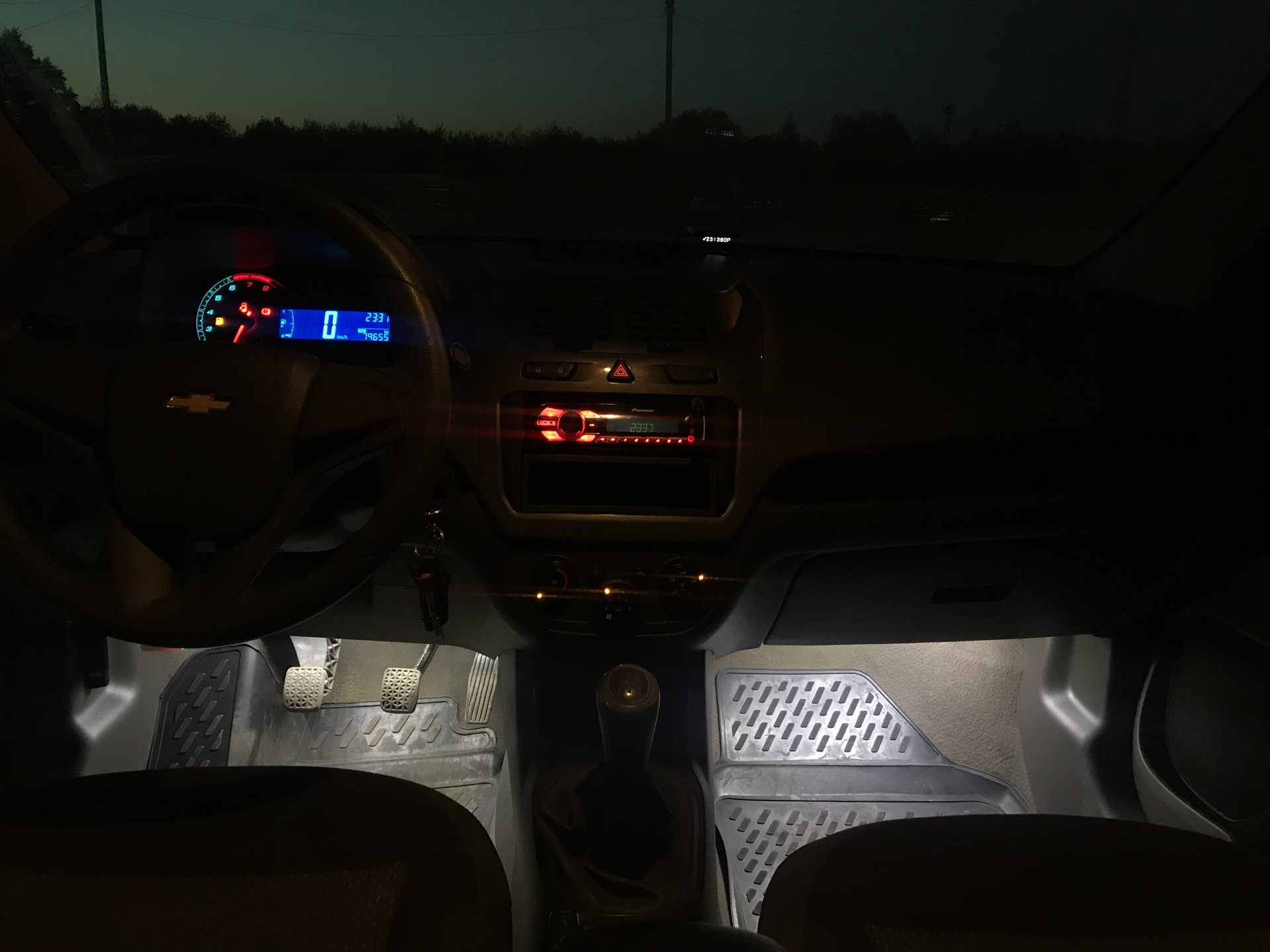 Кобальт установка подсветки в ноги. Подсветка шевроле кобальт. Малибу подсветка в кобальт. Подсветка порогов mitsubishi pajero 3. Подсветка кнопок кобальт шевроле.