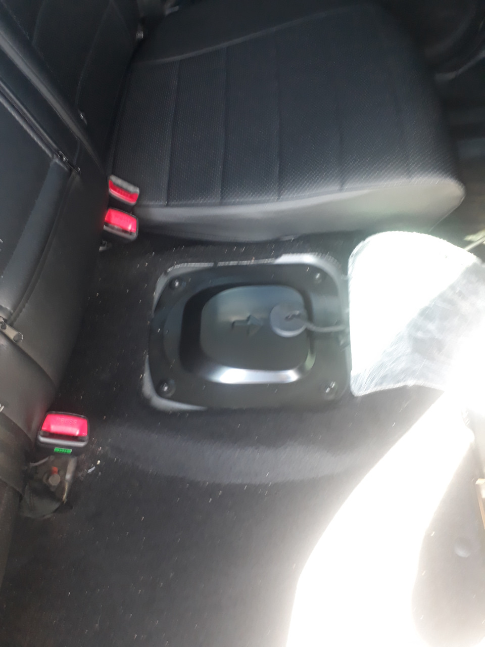 Замена топливного фильтра — KIA Ceed (1G), 1,6 л, 2009 года | своими ...