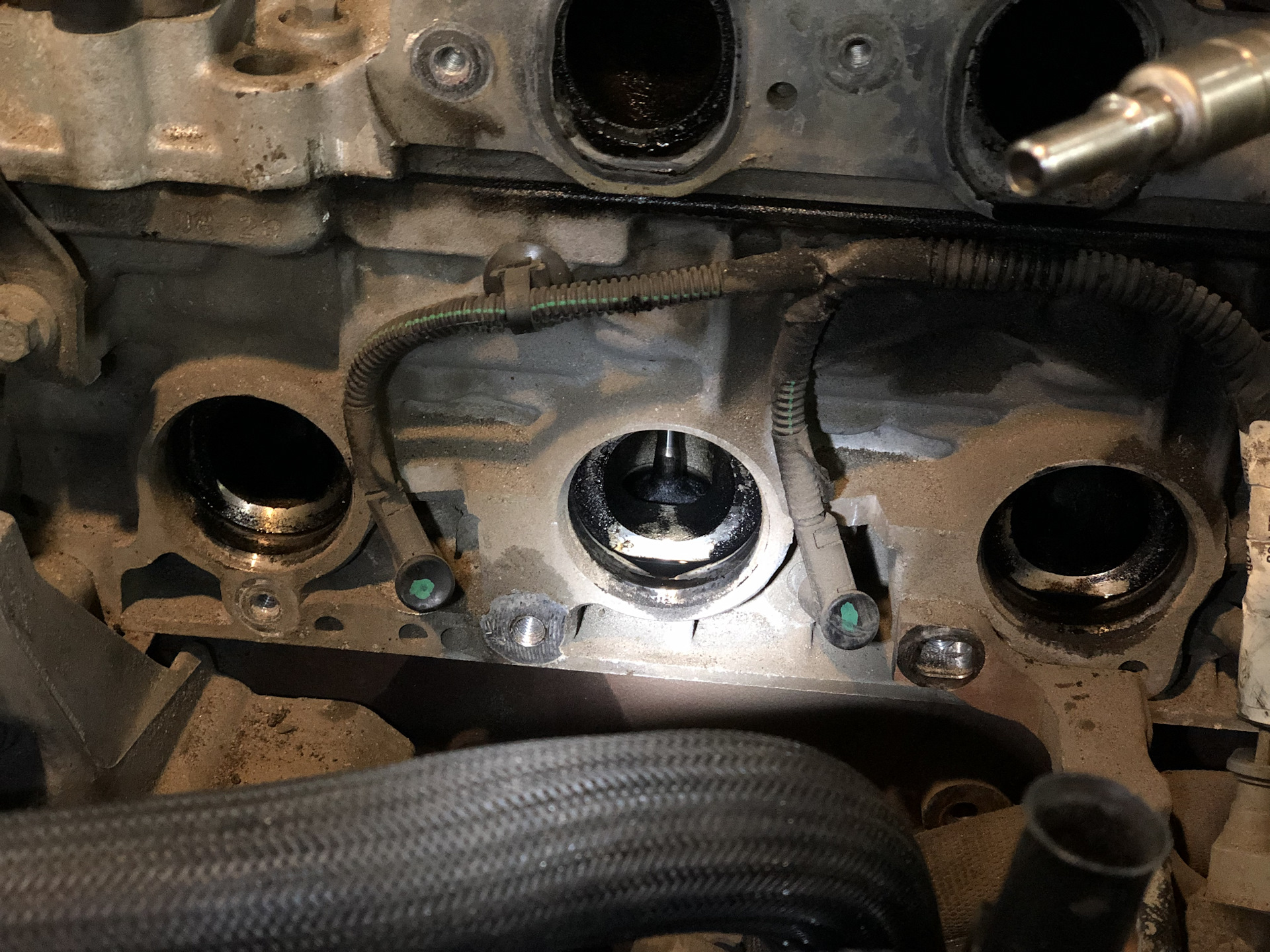 замена свечей накала фрилендер 2 2007 год. свечи накаливания фрилендер 2. фрилендер и блок свечей накала неправильно работает. замена свечей ленд ровер. Freelander 2 замена свечей.