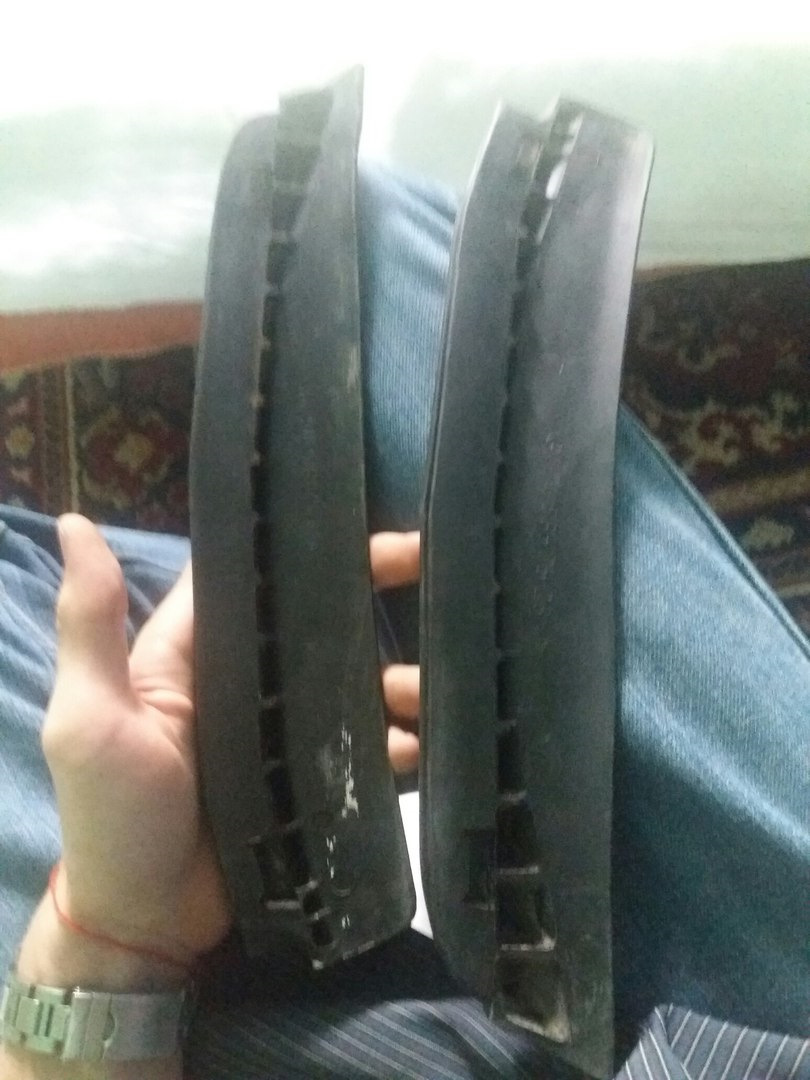 накладки, которые находятся у заднего бампера — Mercedes-Benz E-Class (W124)