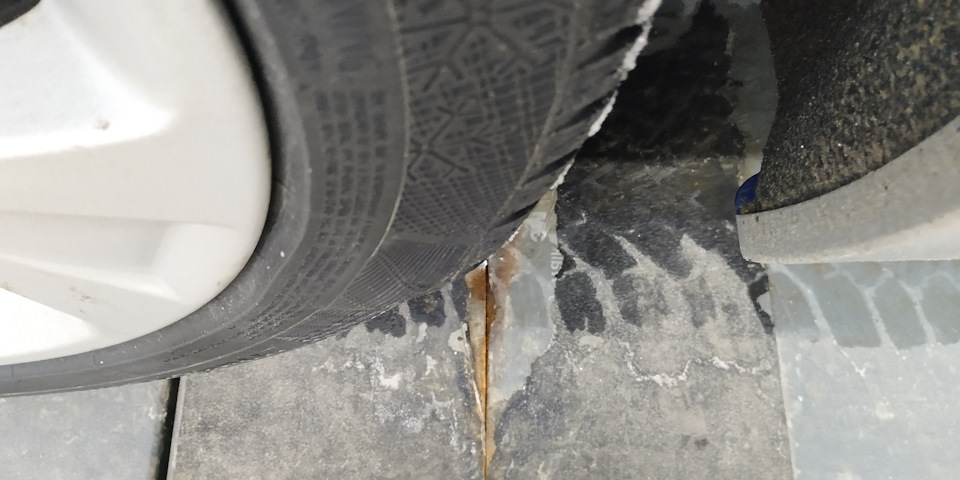 Боковая шишка — BMW 3 series (E90)