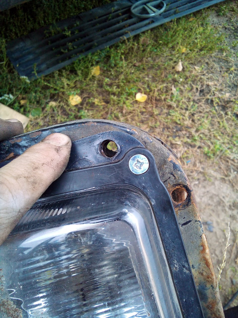 Фары головные от МАЗа — Tata Indica Vista (2G), 5,6 л, 2008 года ...