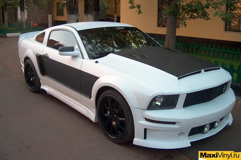 Ford Mustang 2005 Р±РµР»С‹Р№