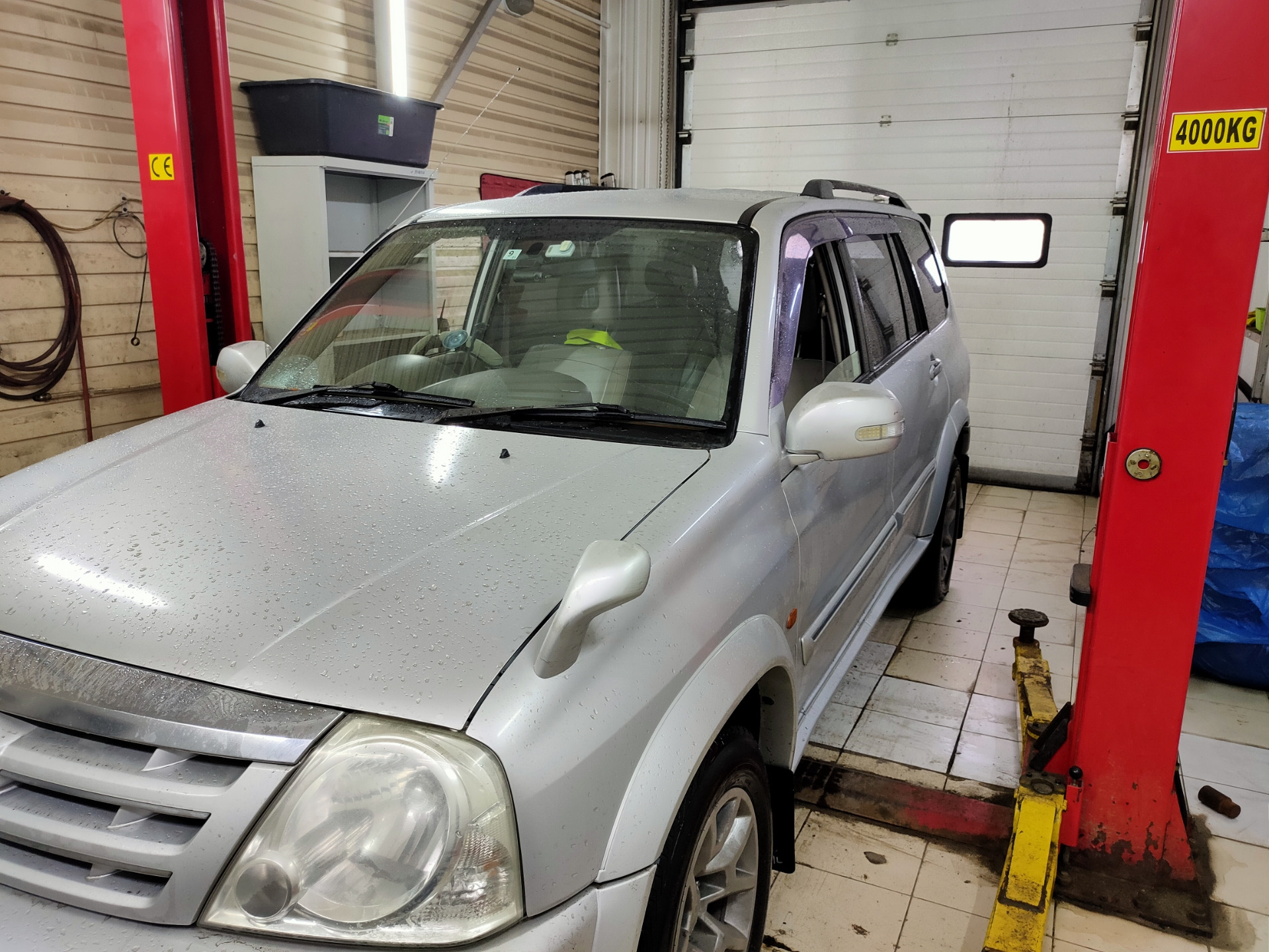 Замена сайлентблоков задних верхних рычагов — Suzuki 2G, 2,7 л, 2004 ...