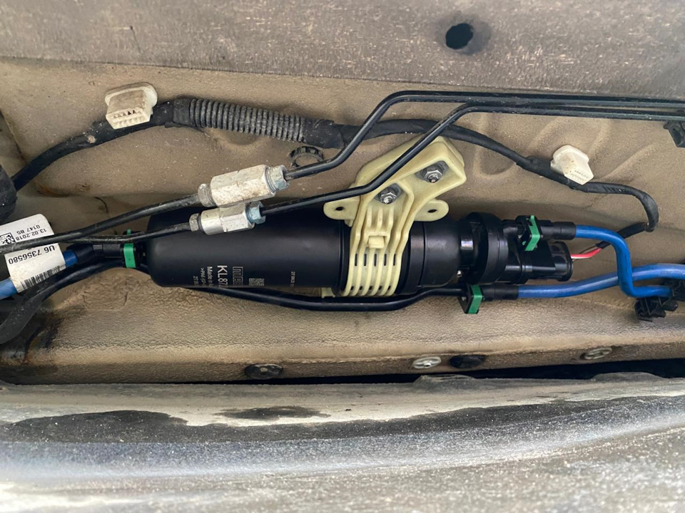 новый фильтр на месте — BMW 5 series Touring (G31). Запчасти на фото: 7356580