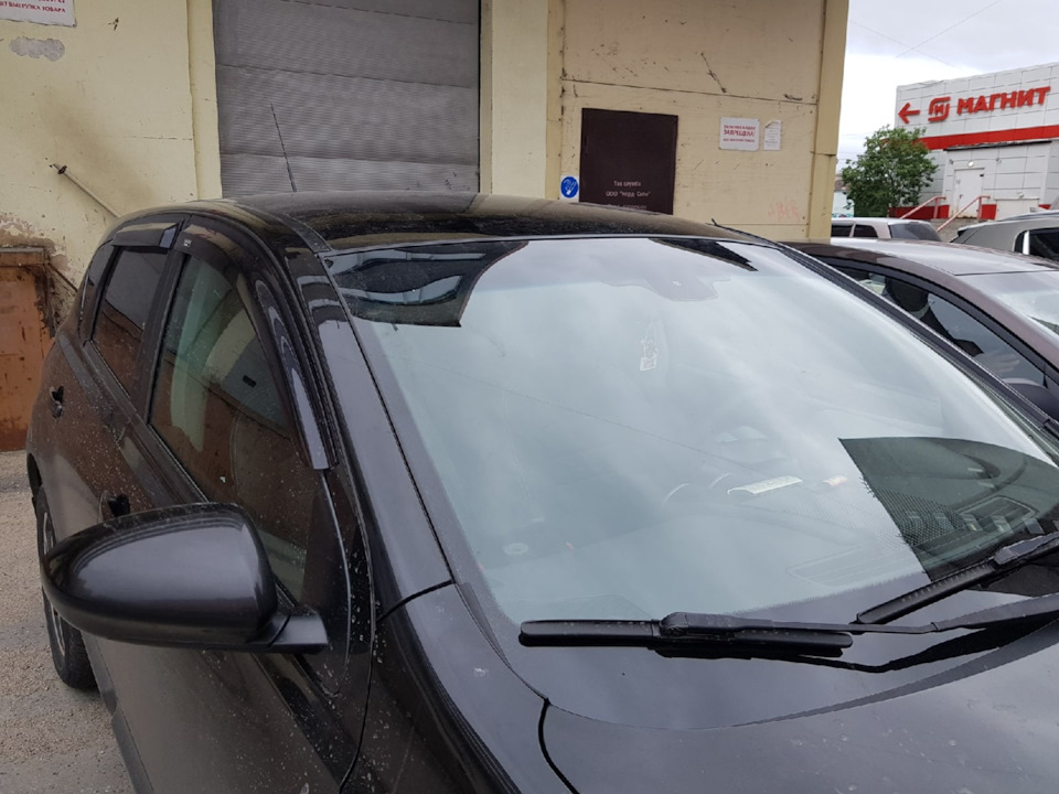 Замена лобового стекла — Nissan Qashqai (1G), 1,5 л, 2008 года | визит ...