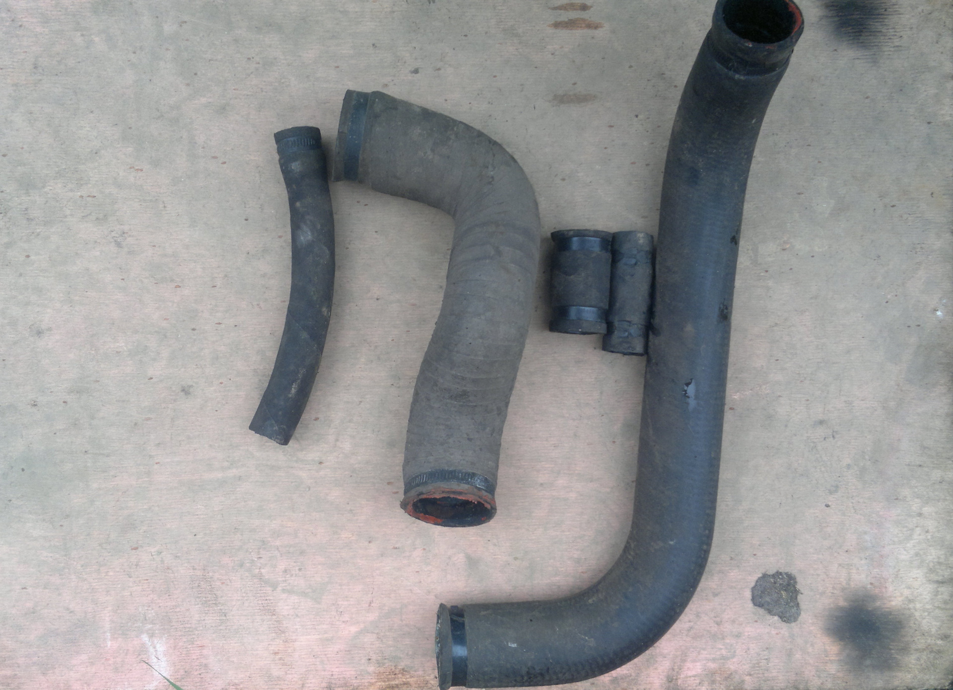 Замена патрубков охлаждения и рециркуляции на силикон, не всё пошло ...