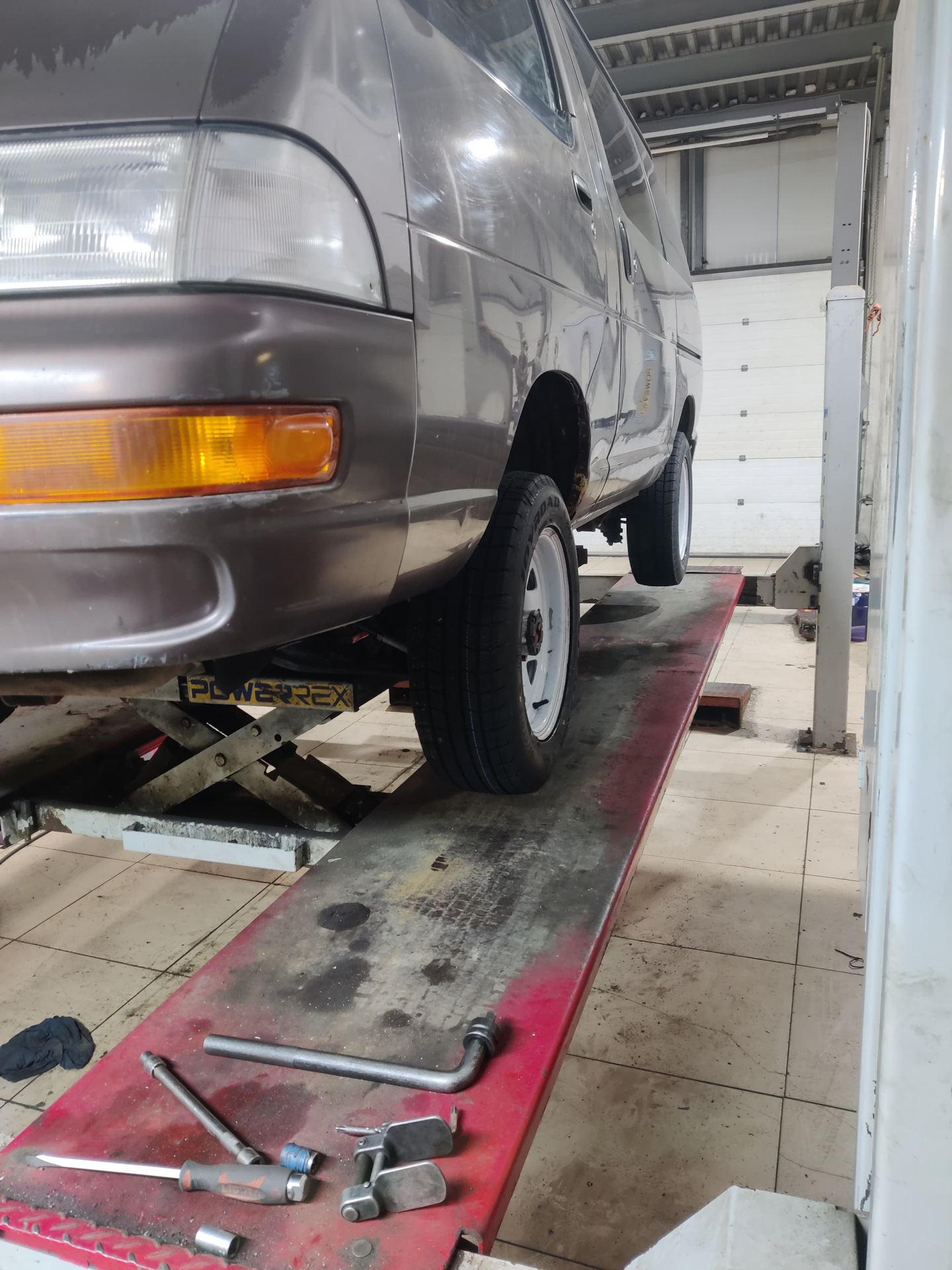 развал схождение, регулировка торсионов — Toyota Town Ace (3G), 2 л ...