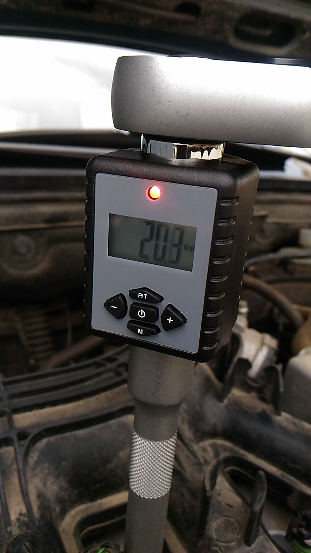 Проверил затяжку свечей электронным динамометрическим ключом. — LADA ...