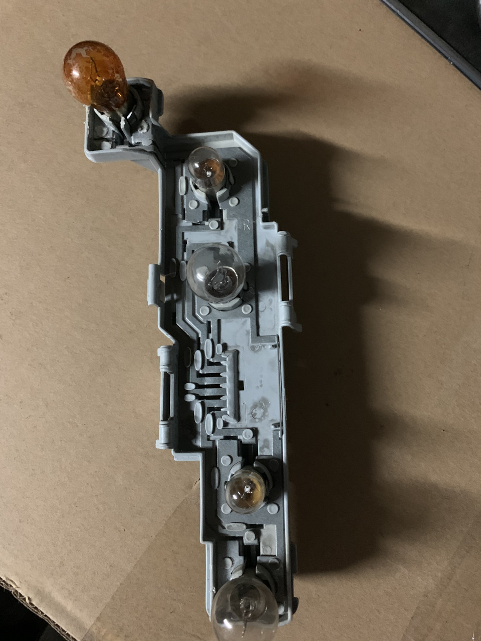 опель вектра б какие лампочки в противотуманках