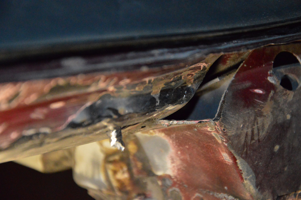 11 — Lada 2120 Надежда