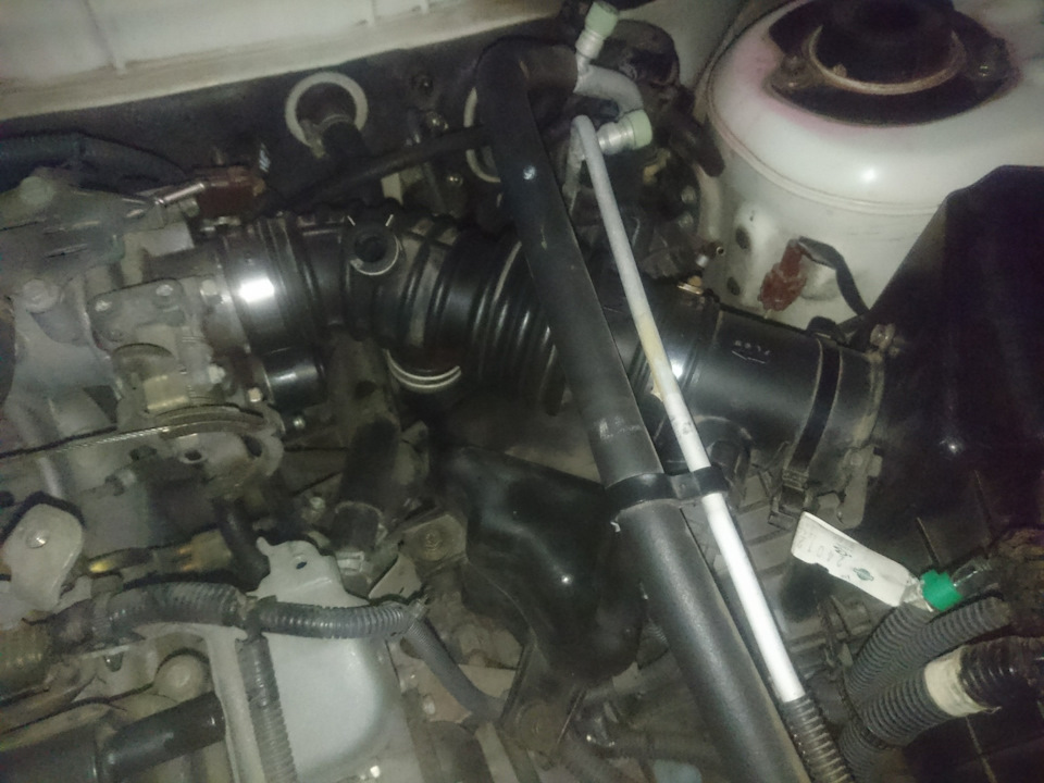 Воздушный патрубок — Nissan Avenir (2G), 1,8 л, 2000 года | запчасти ...